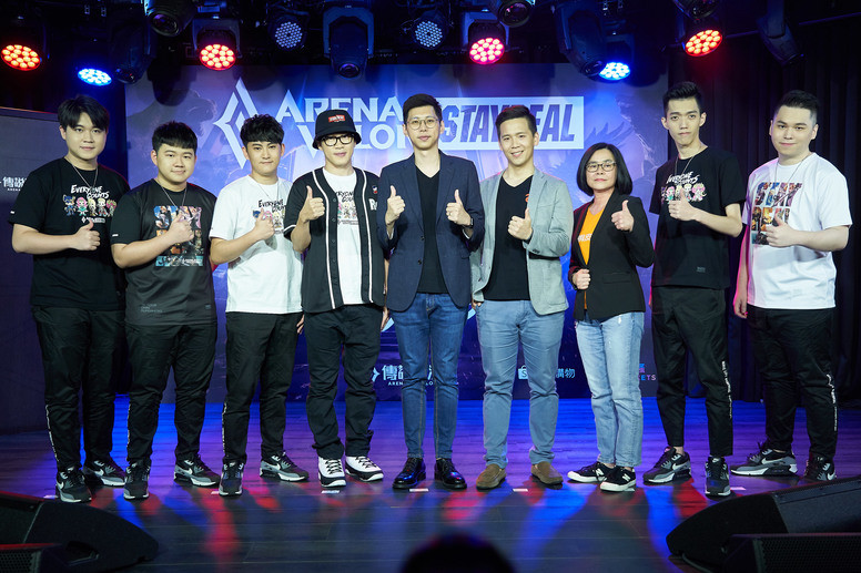 《传说对决》联合「STAYREAL」跨界推出角色萌版肖像 T恤