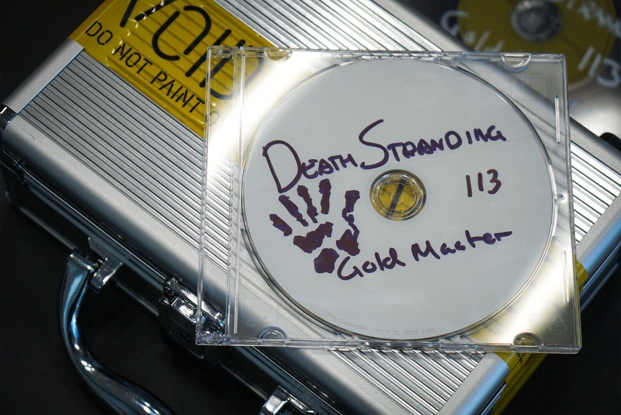 《死亡搁浅》公开了团队与 Gold Master 光碟的照片 游戏画面介绍