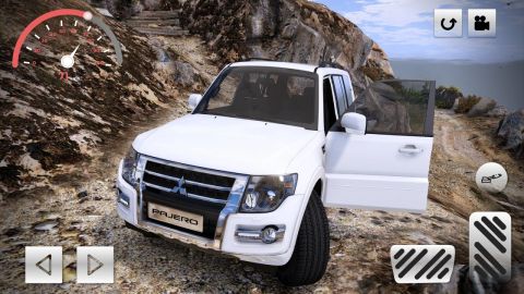 Pajero Sport: 4x4 Jeep Cars